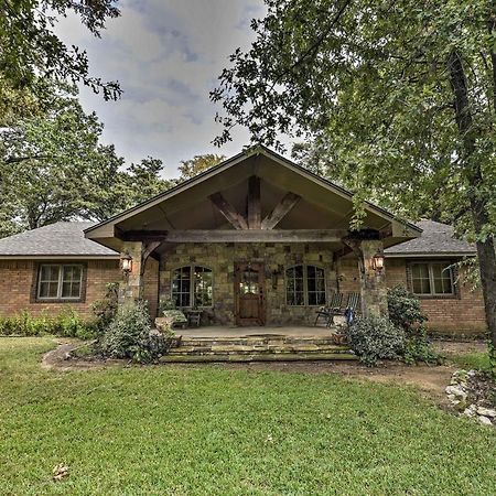 Kingston House With Fire Pit, Short Walk To Lake! Экстерьер фото